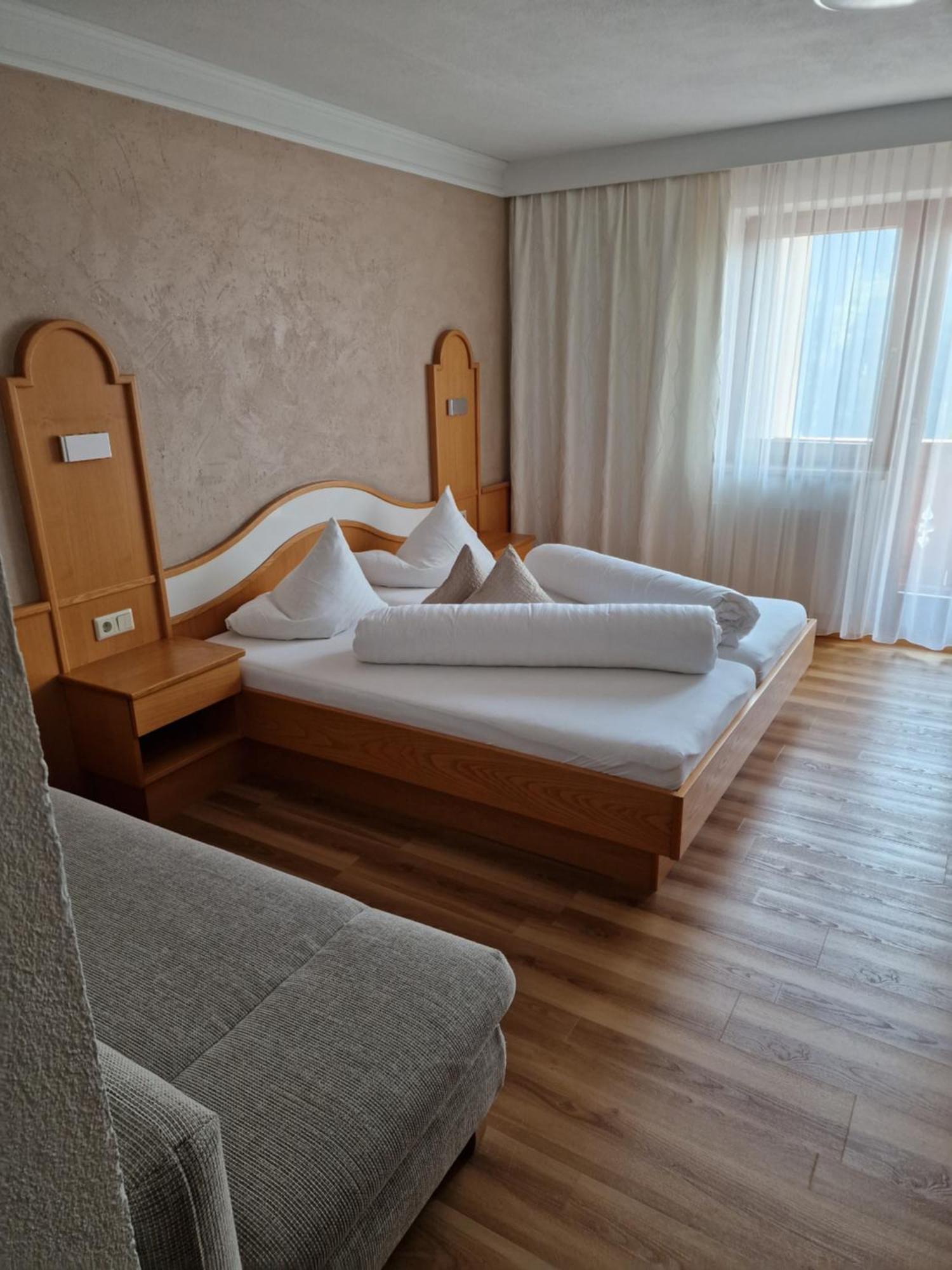 Hotel Romantica Jerzens Dış mekan fotoğraf