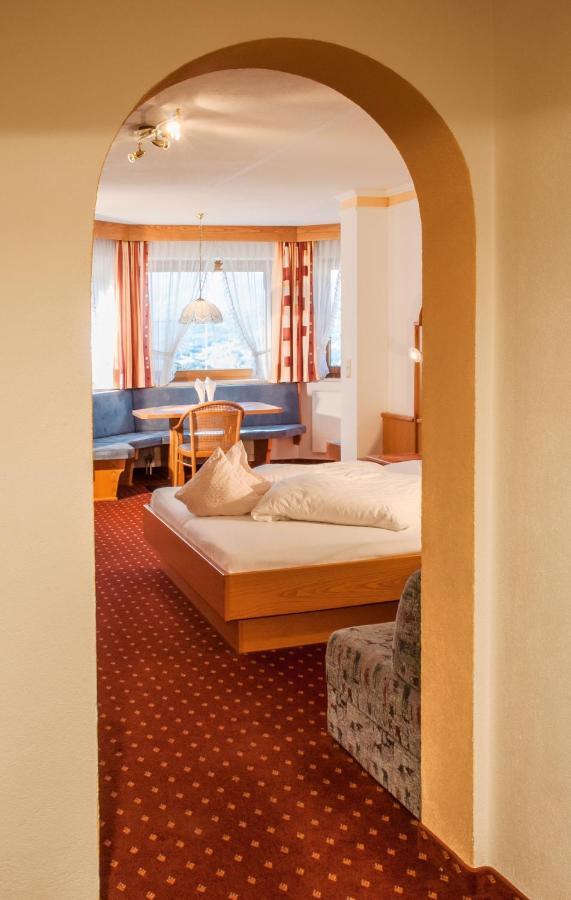 Hotel Romantica Jerzens Dış mekan fotoğraf